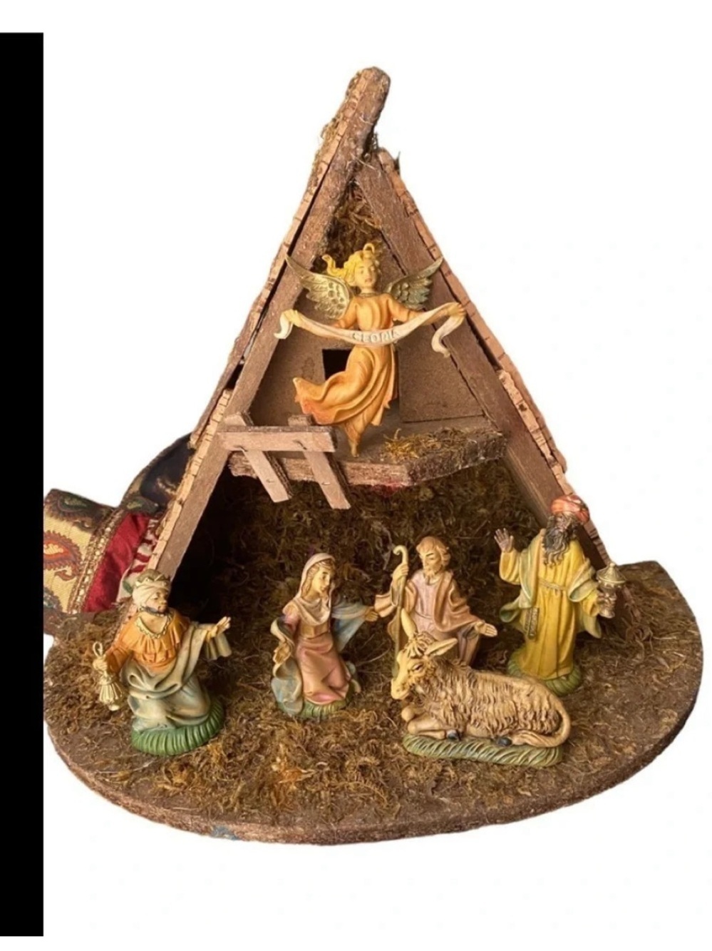 Fontanini Made in Italy Resin Stable Roman Crèche and Figurines